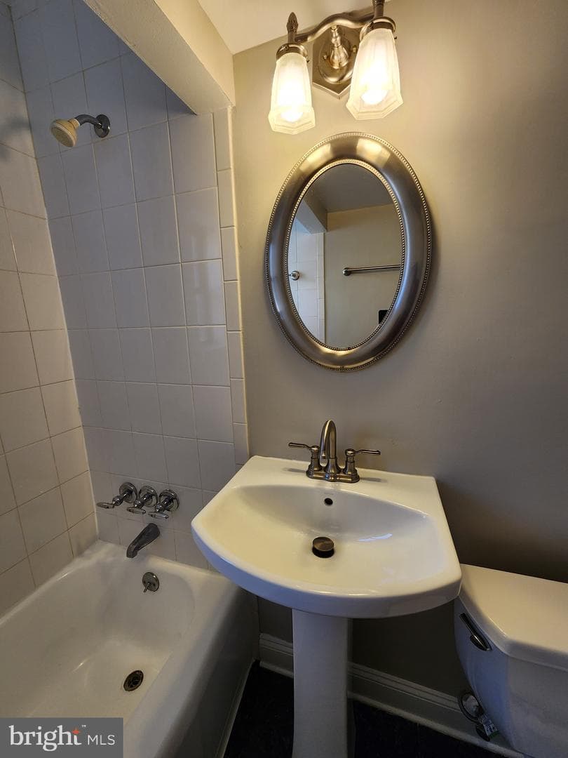 2610 Tunlaw Road NW #103 photo 30