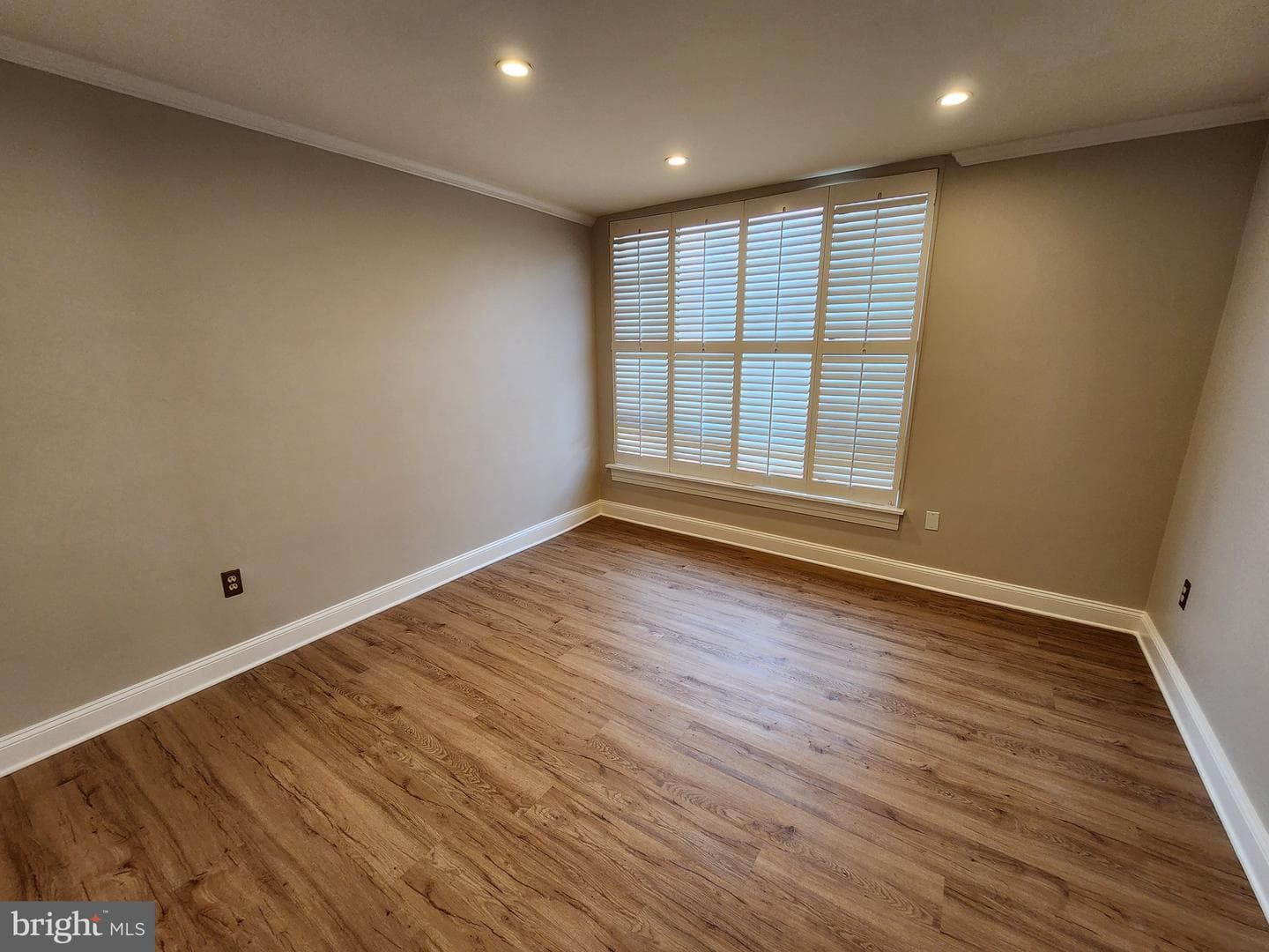 2610 Tunlaw Road NW #103 photo 36