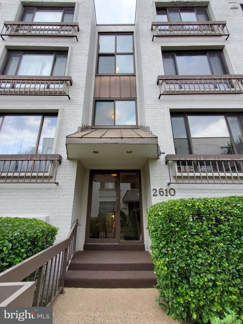 2610 Tunlaw Road NW #103 photo 4