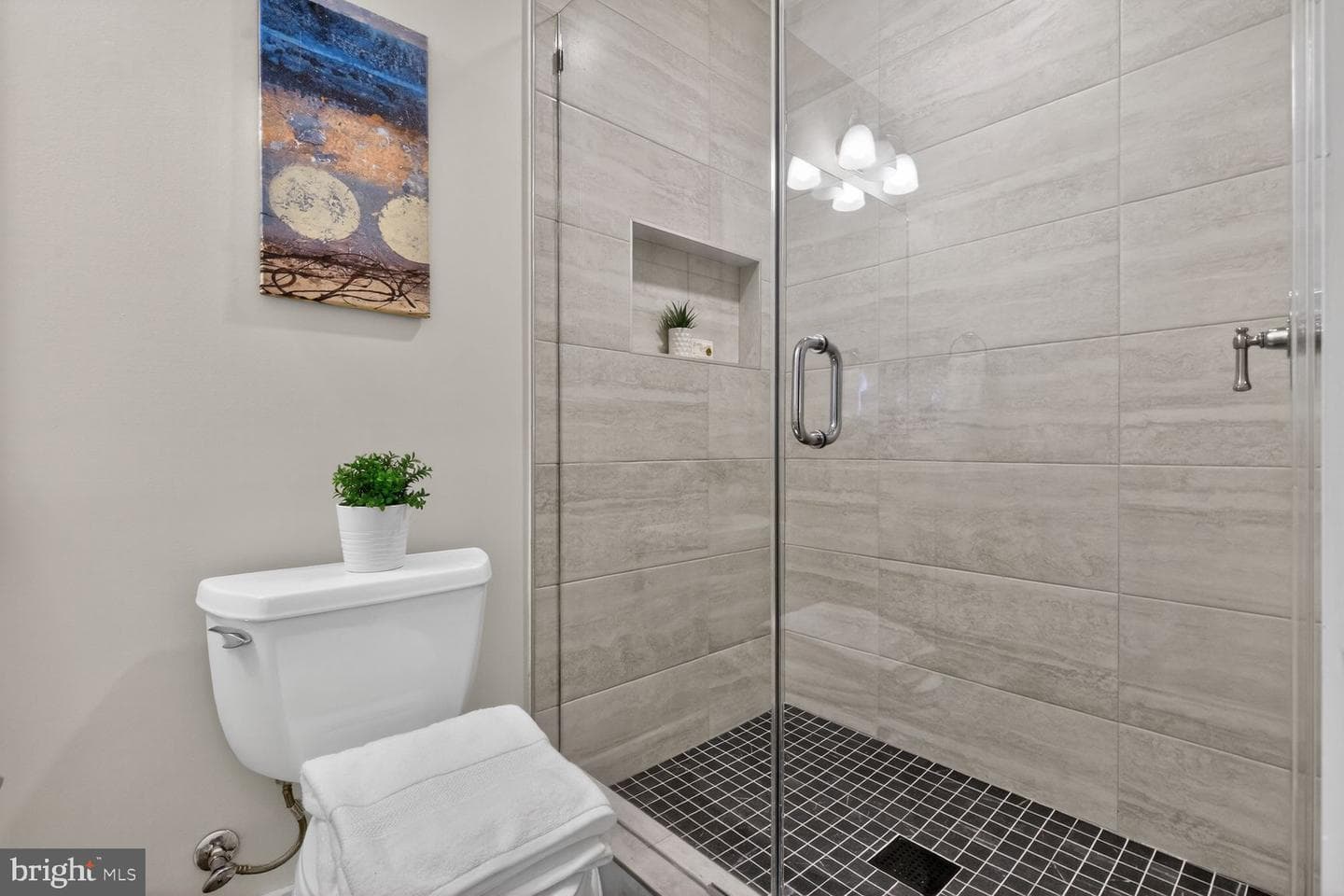 609 Gresham Place NW #1 photo 18