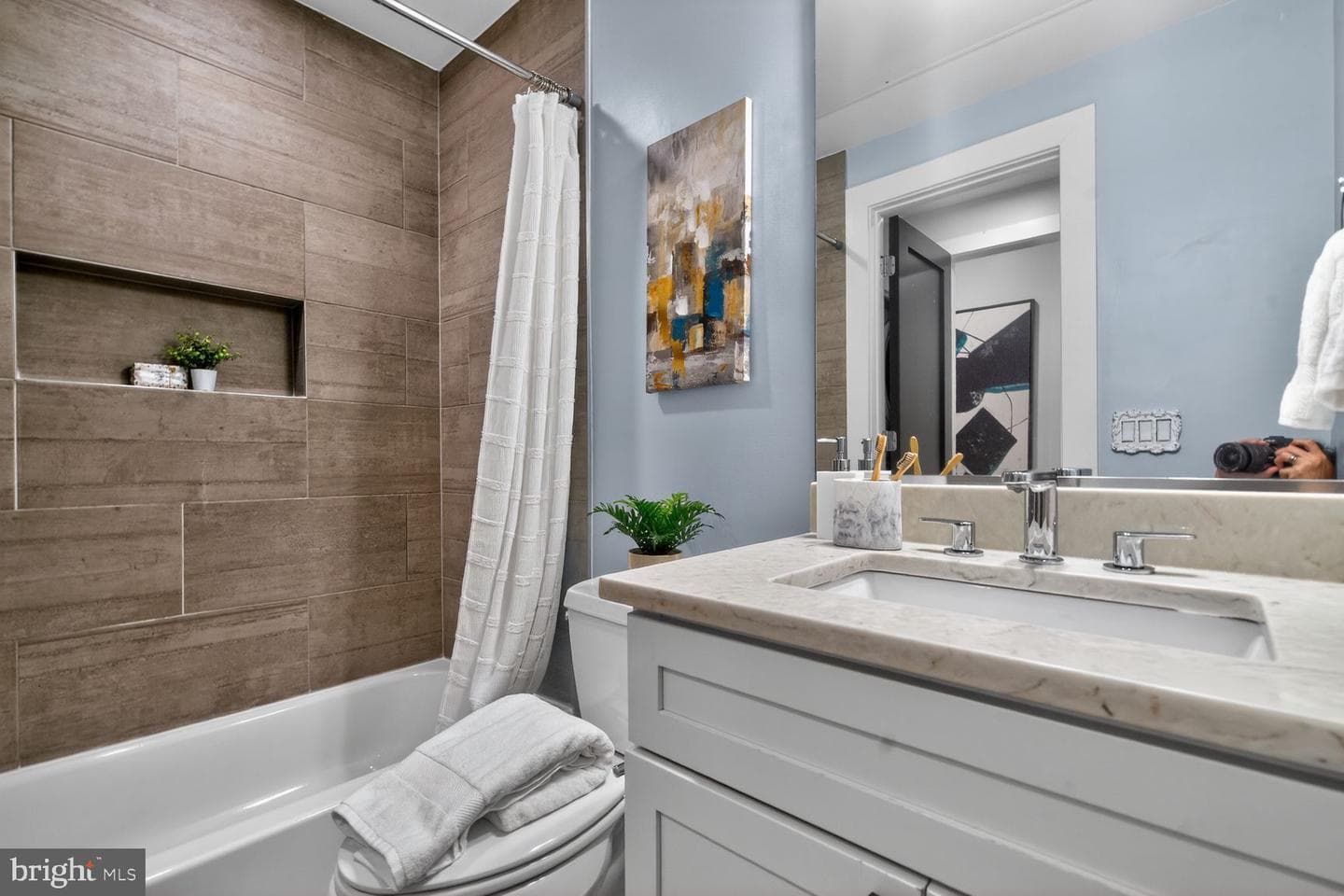 609 Gresham Place NW #1 photo 21