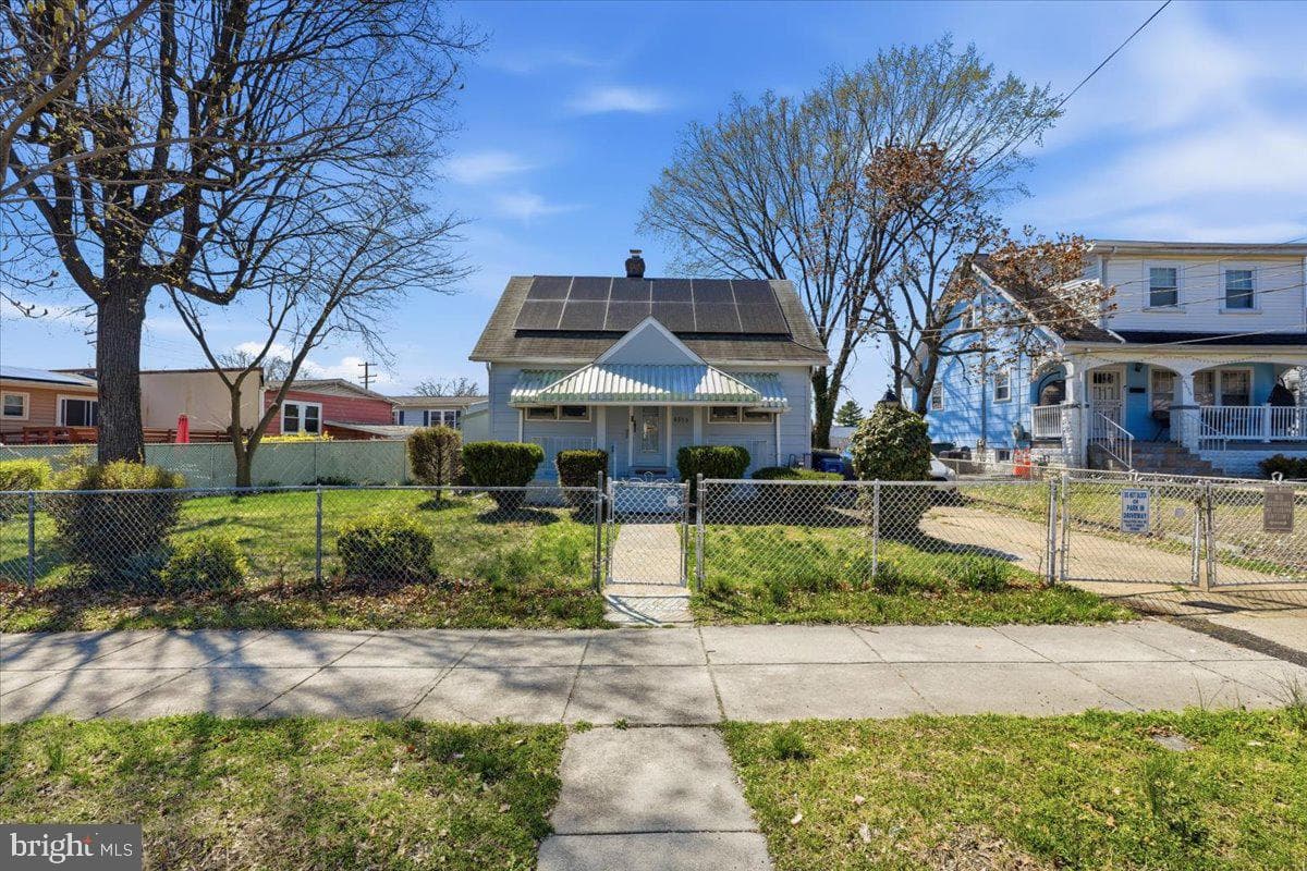 4339 Barker Street SE photo 4