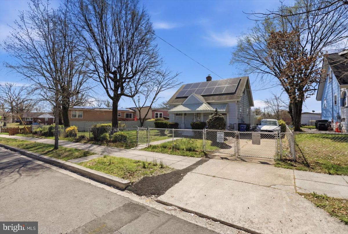 4339 Barker Street SE photo 5