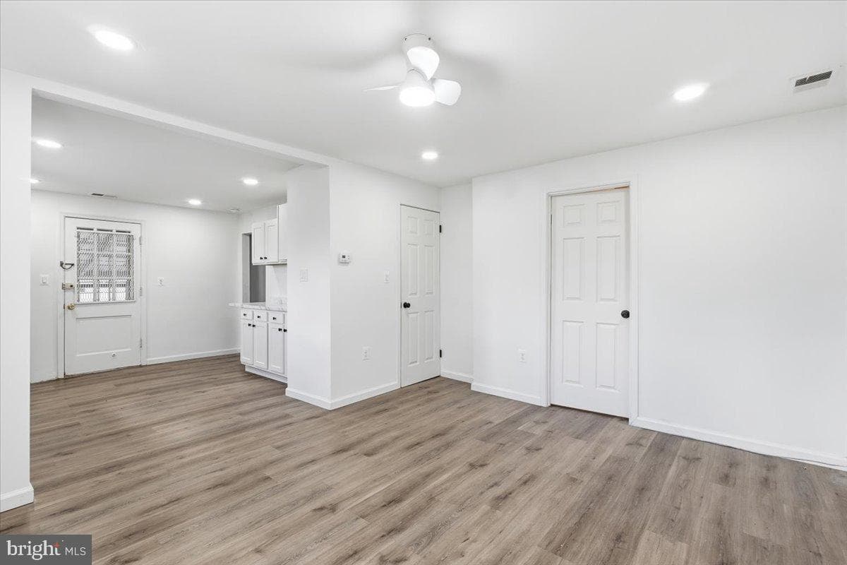 4339 Barker Street SE photo 7