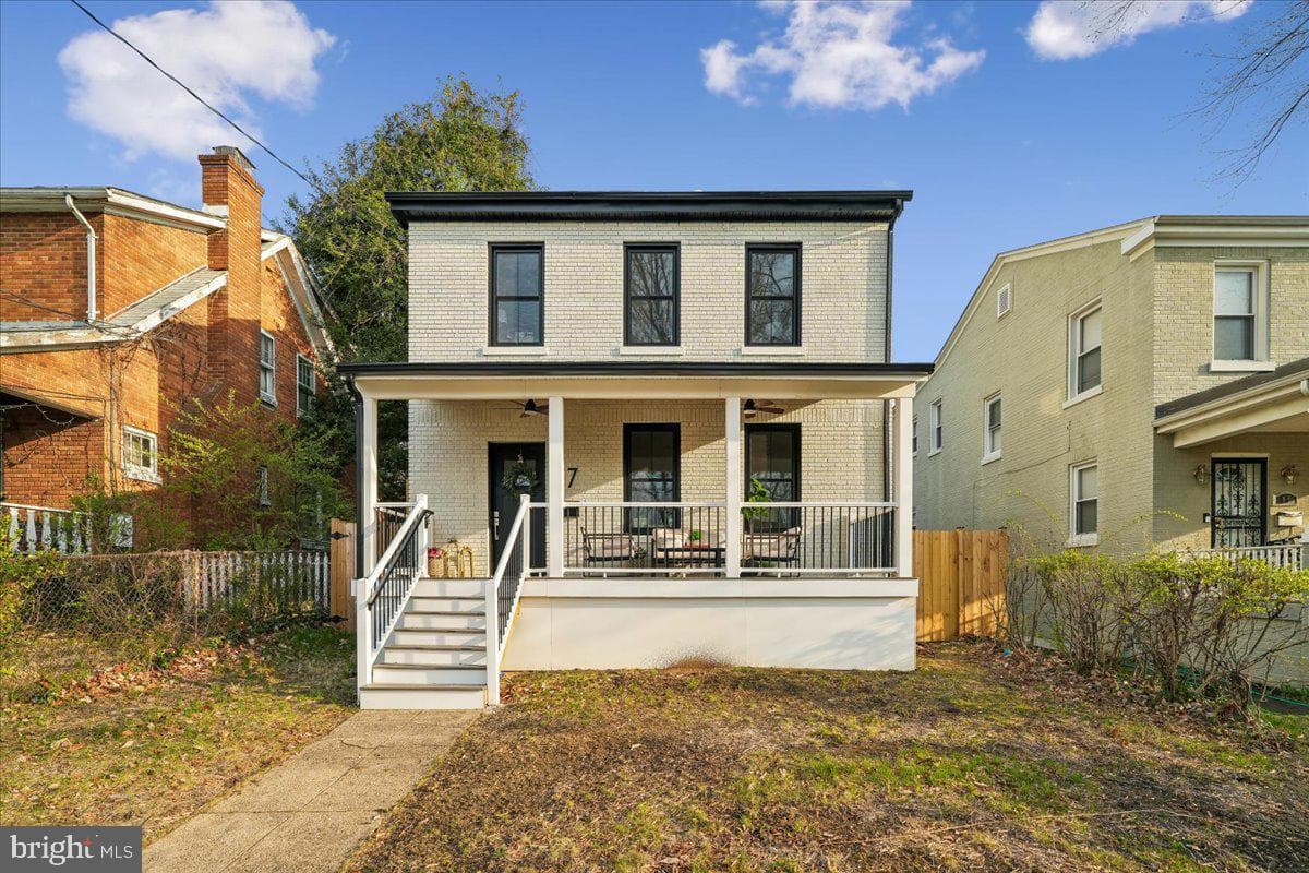 17 Longfellow Street NW