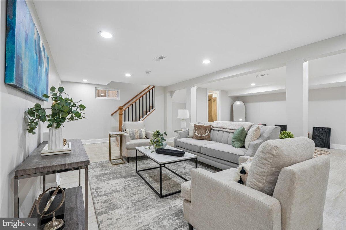 17 Longfellow Street NW photo 30