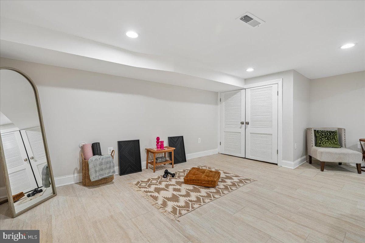17 Longfellow Street NW photo 32