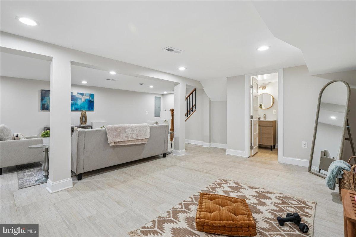 17 Longfellow Street NW photo 33