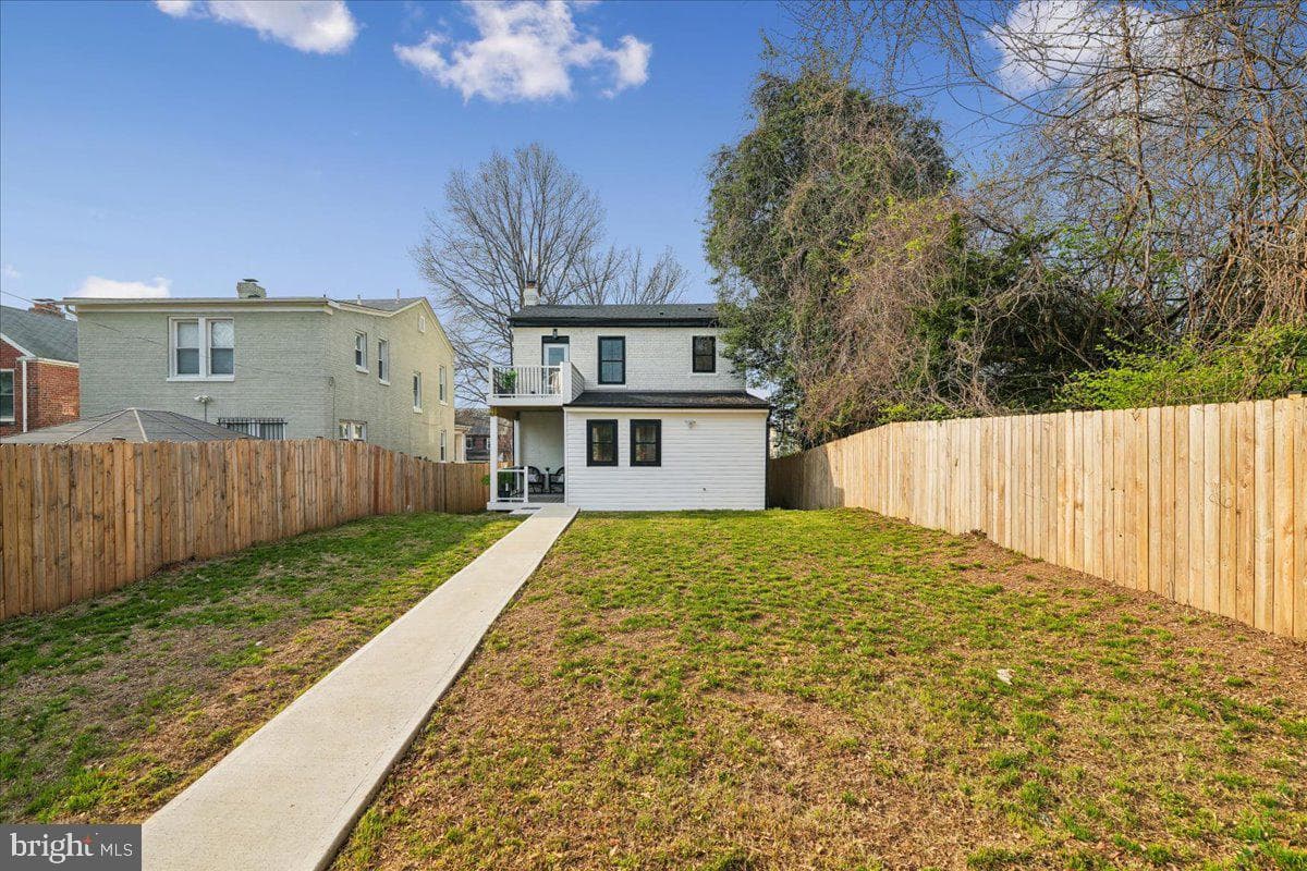 17 Longfellow Street NW photo 36