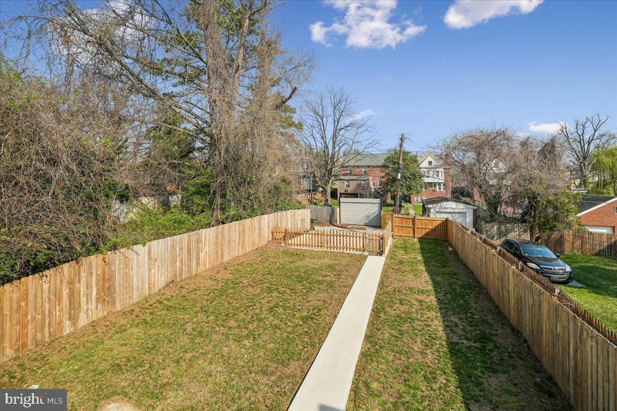 17 Longfellow Street NW photo 38
