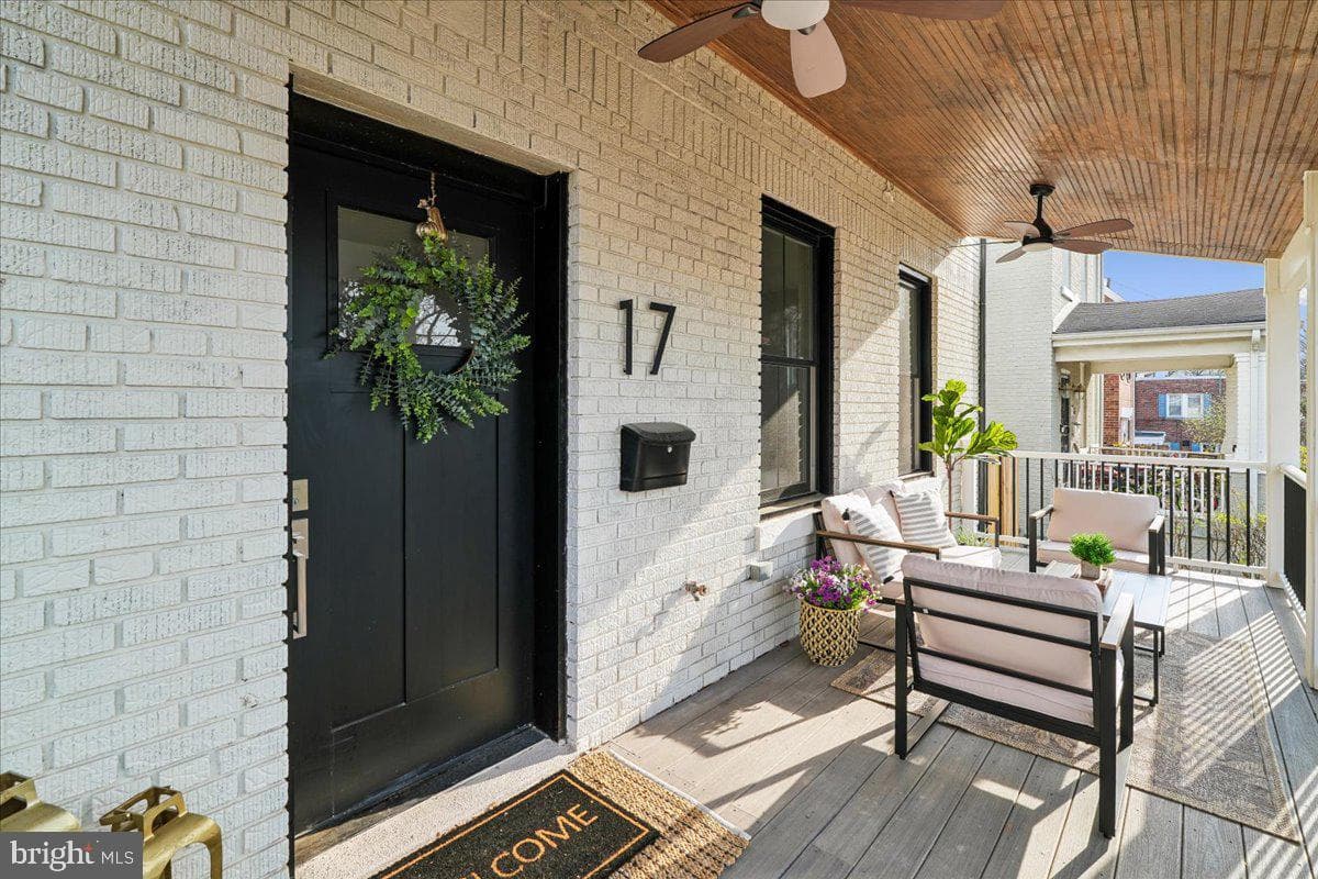 17 Longfellow Street NW photo 4