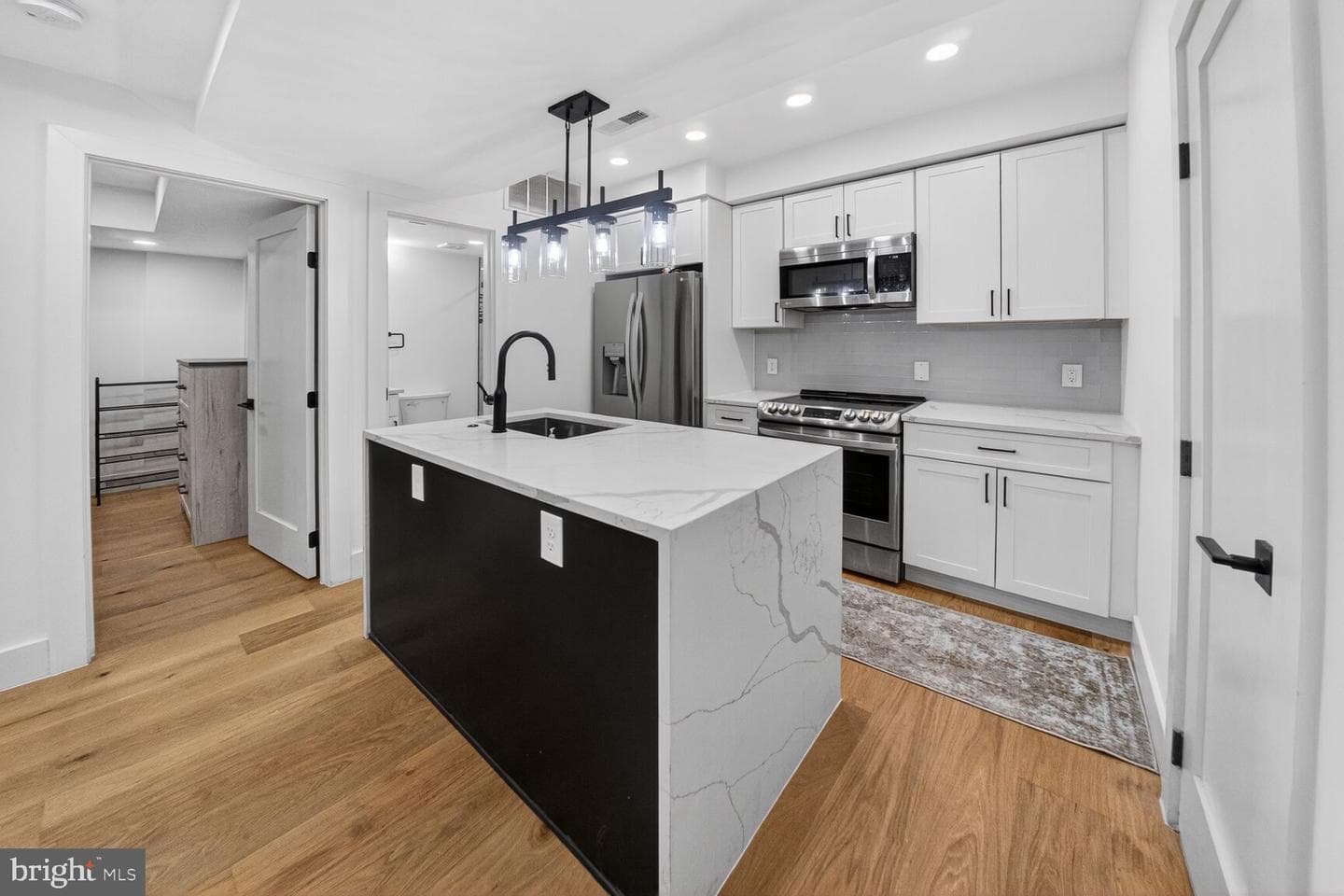 927 Kennedy Street NW #b02 photo 3