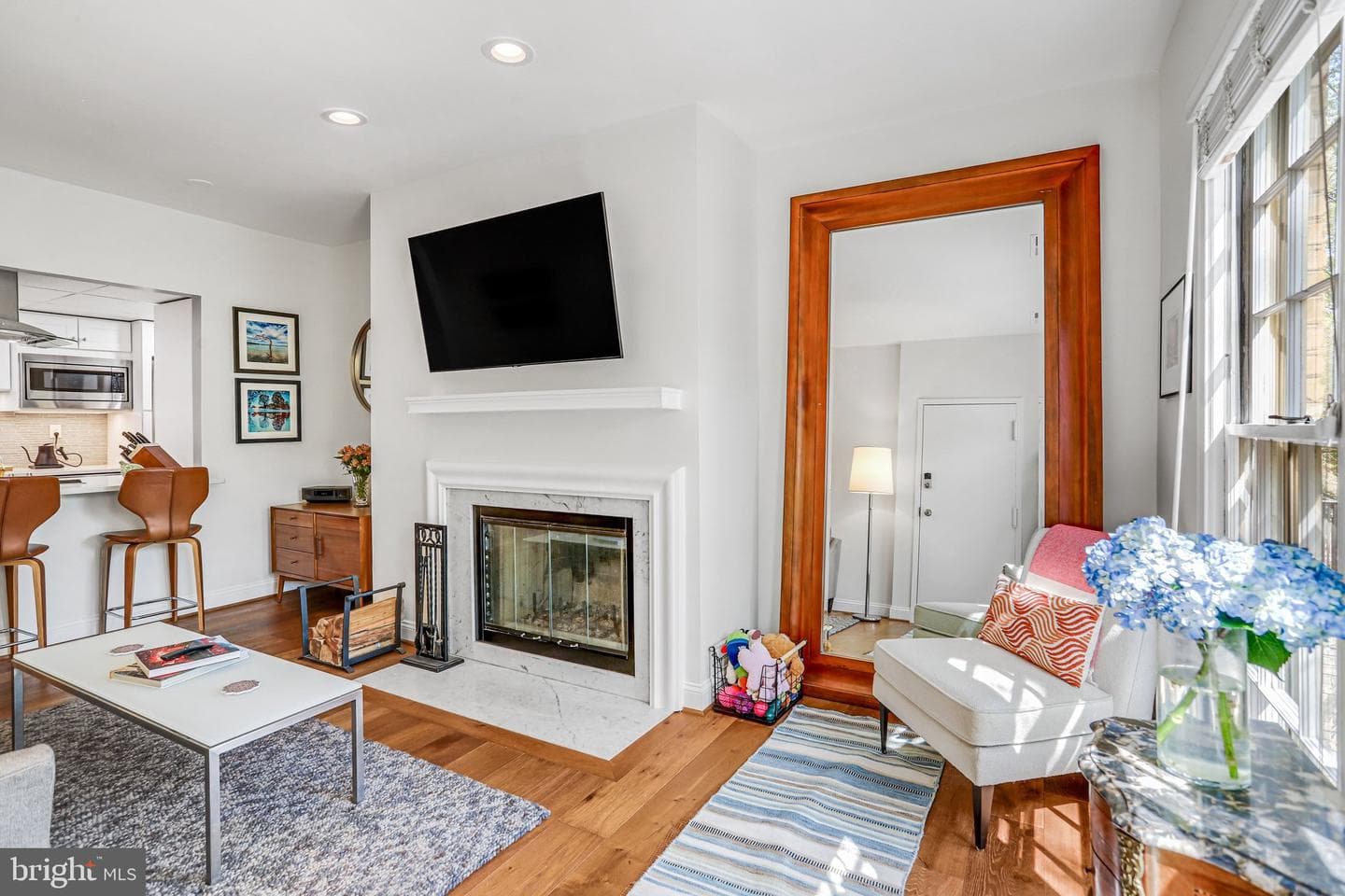 212 3rd Street NE #a photo 3
