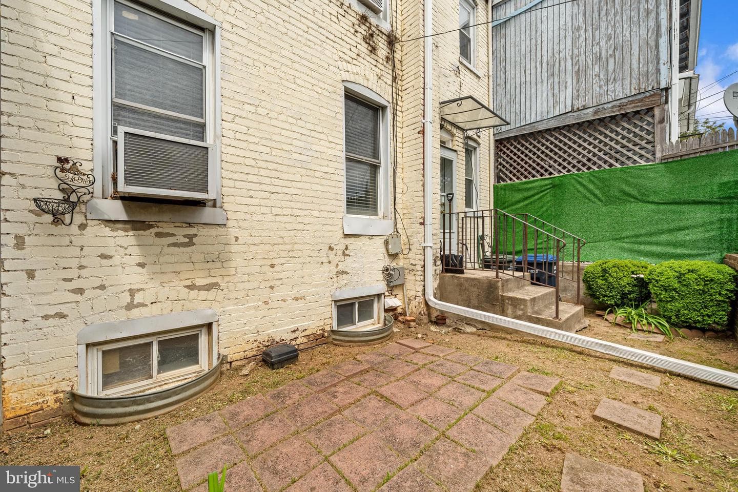504 Kenyon Street NW photo 29