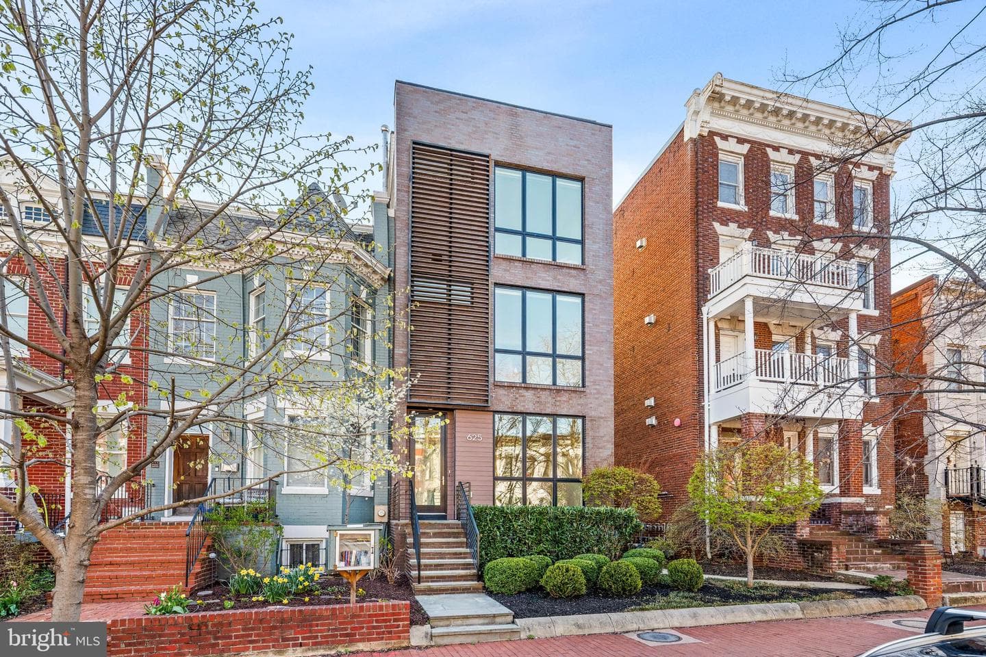 625 5th Street NE #2 photo 2