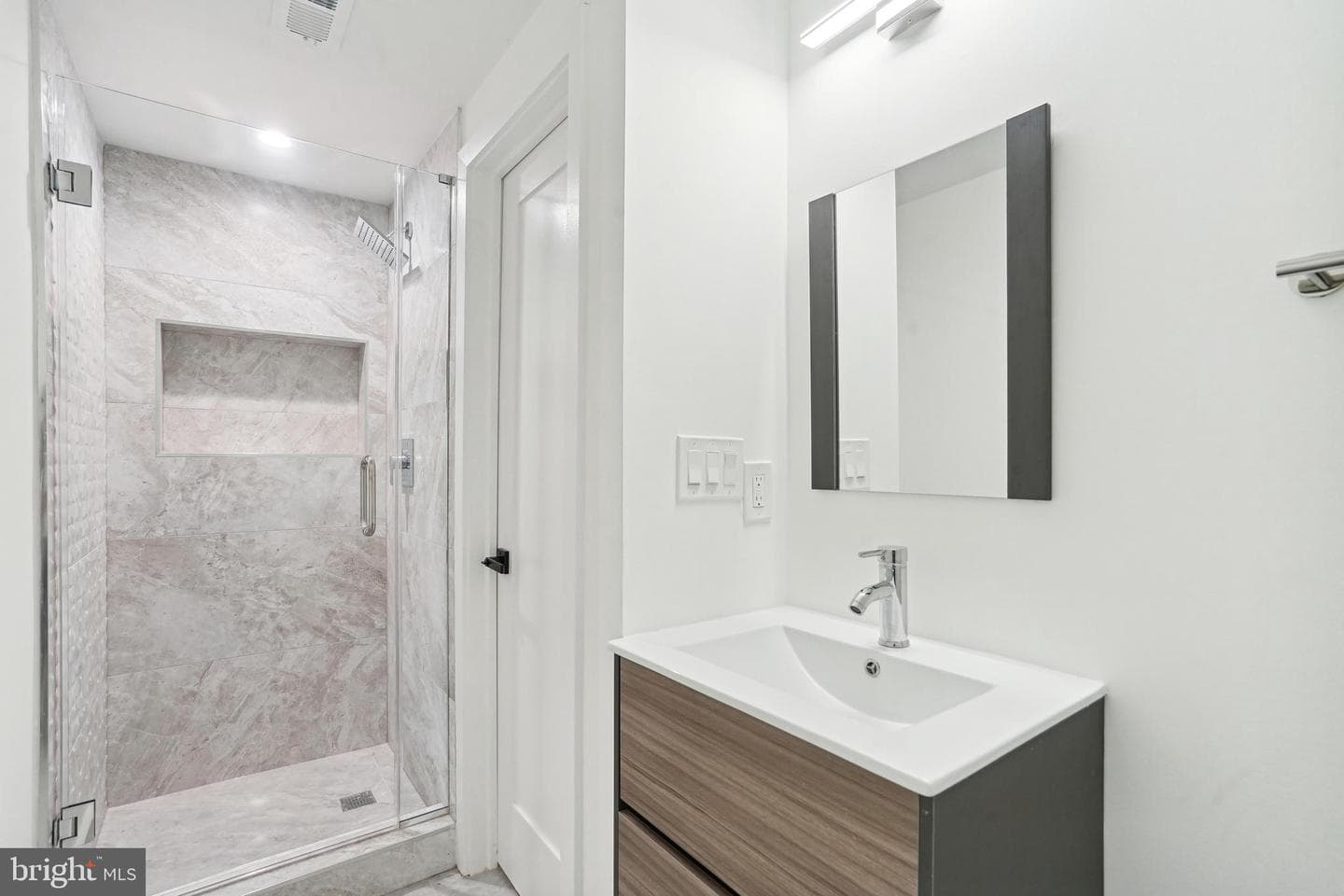 1111 K Street NE #2 photo 17