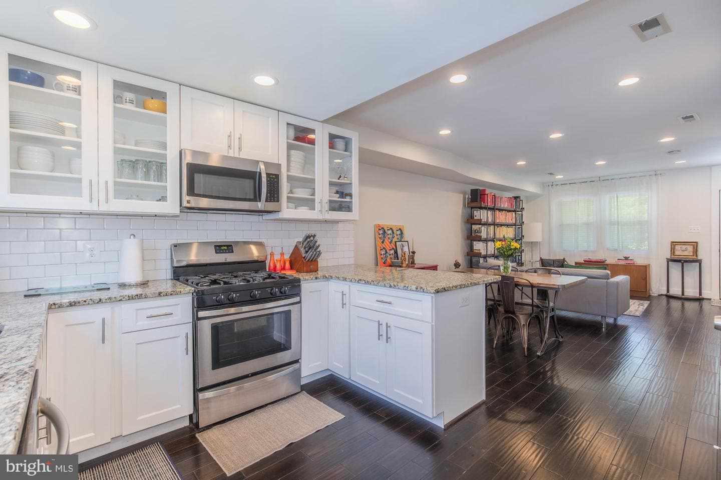 312 Bryant Street NE photo 10