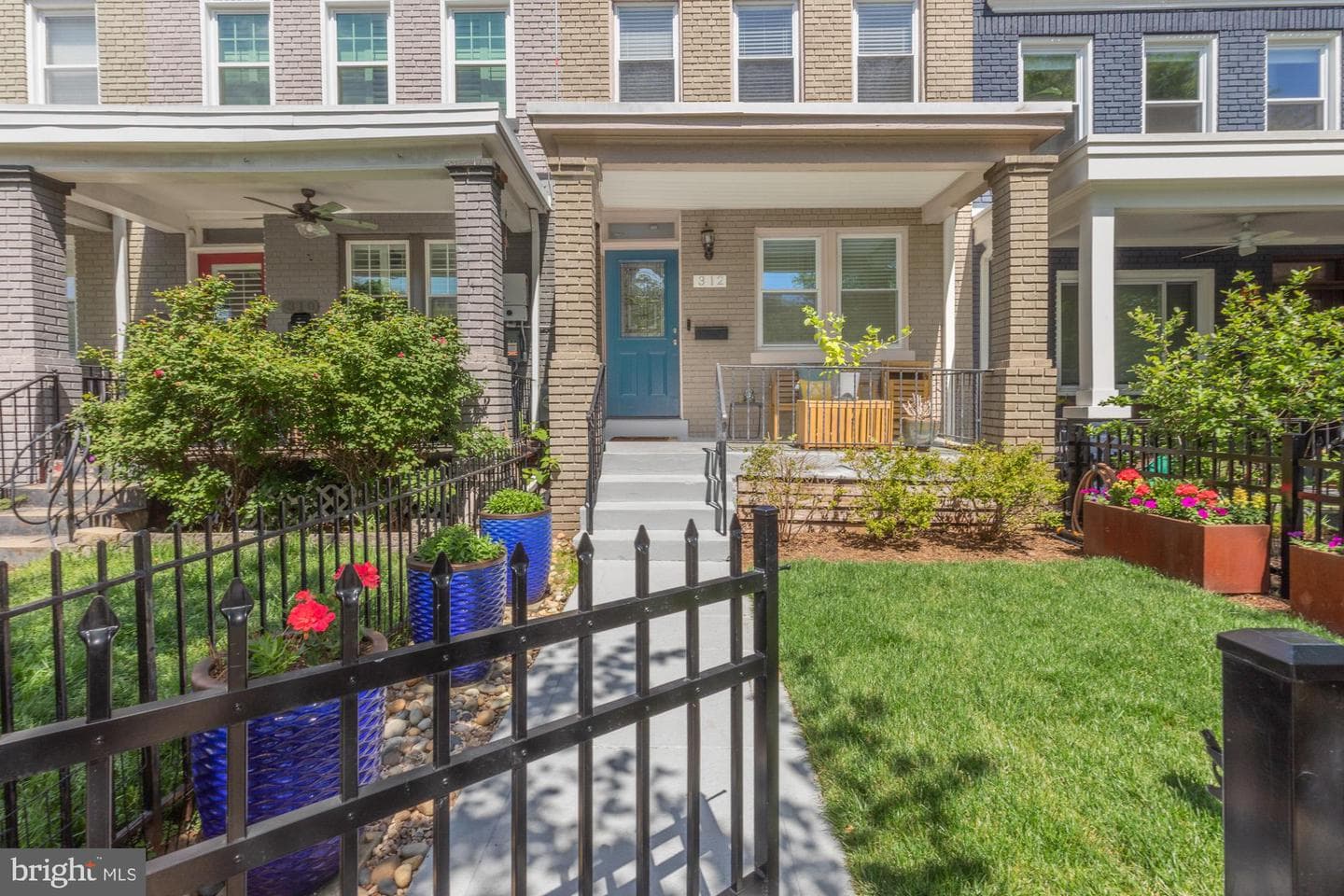 312 Bryant Street NE photo 3