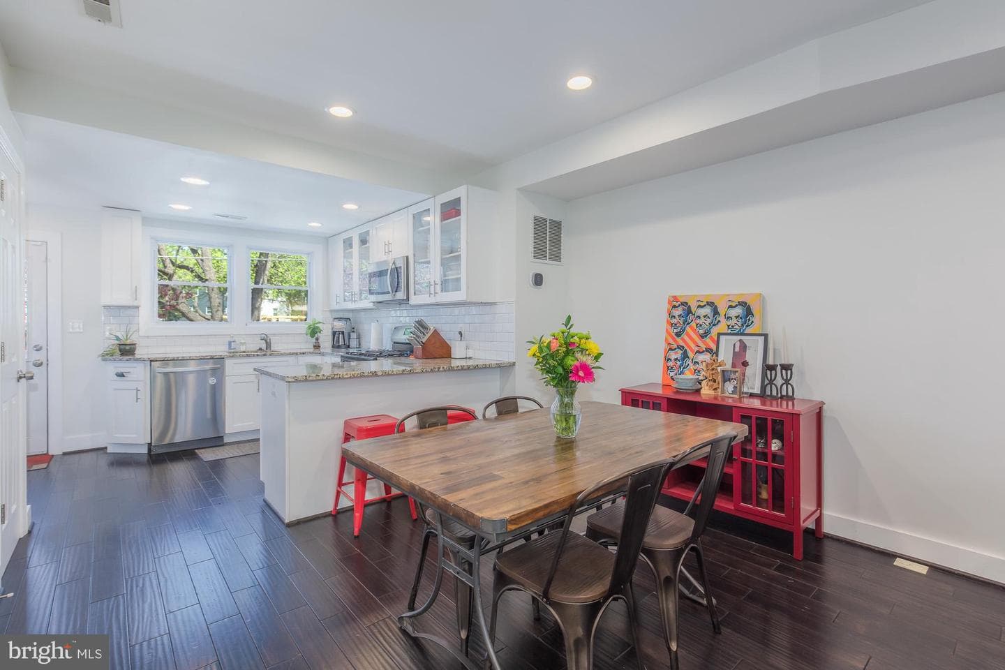 312 Bryant Street NE photo 7