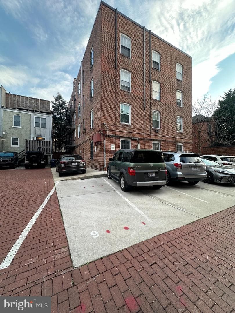 2009 Belmont Road NW #303 photo 18