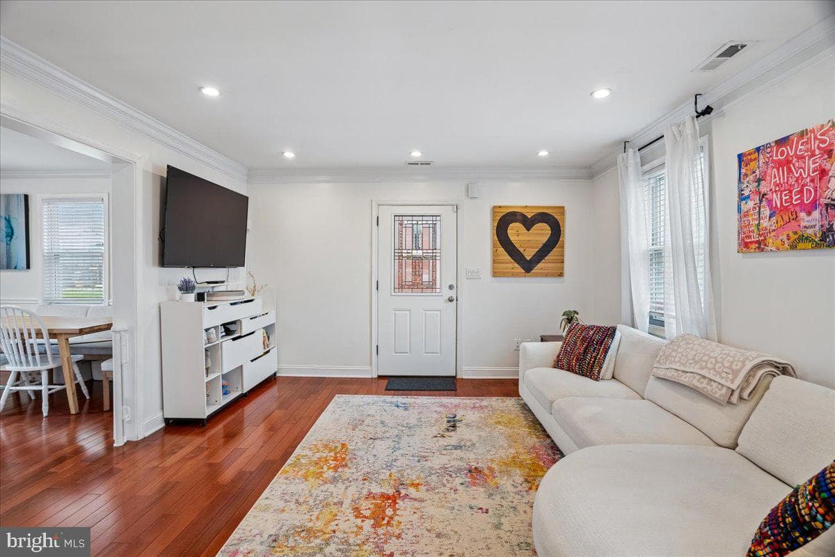 5046 12th Street NE photo 3