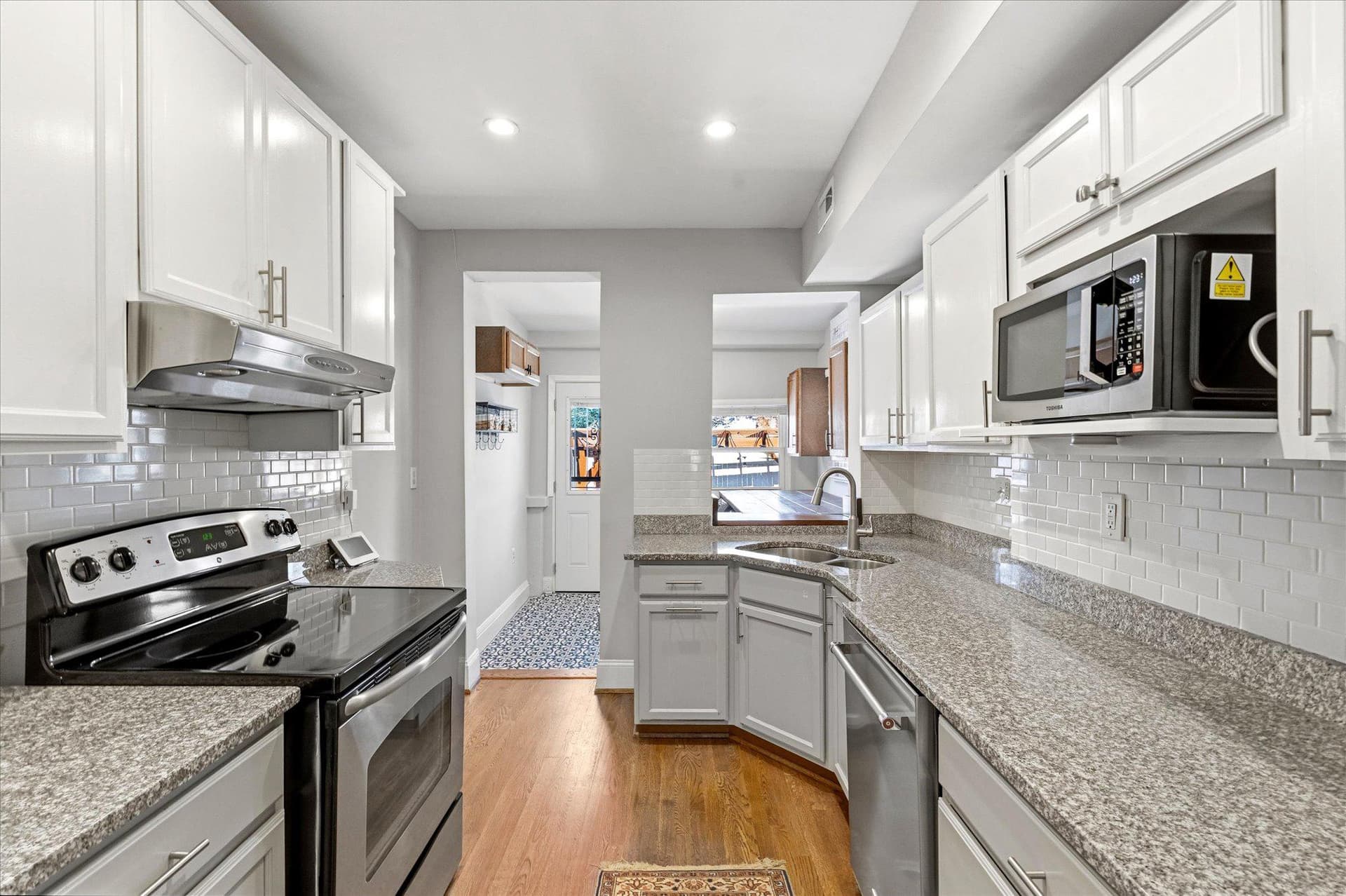 1230 Duncan Place NE photo 12