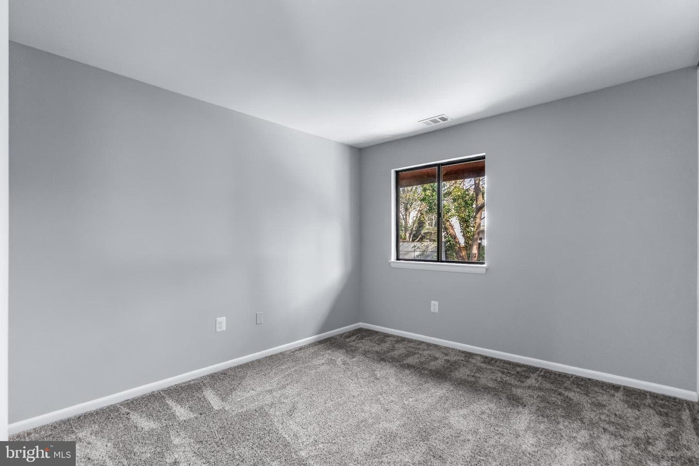 5211 Macarthur Terrace NW photo 34