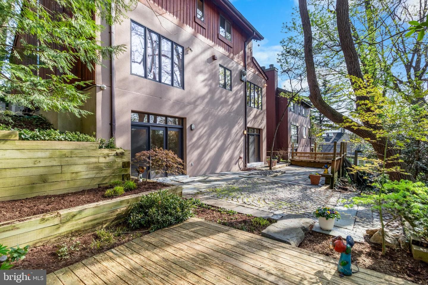 5211 Macarthur Terrace NW photo 47