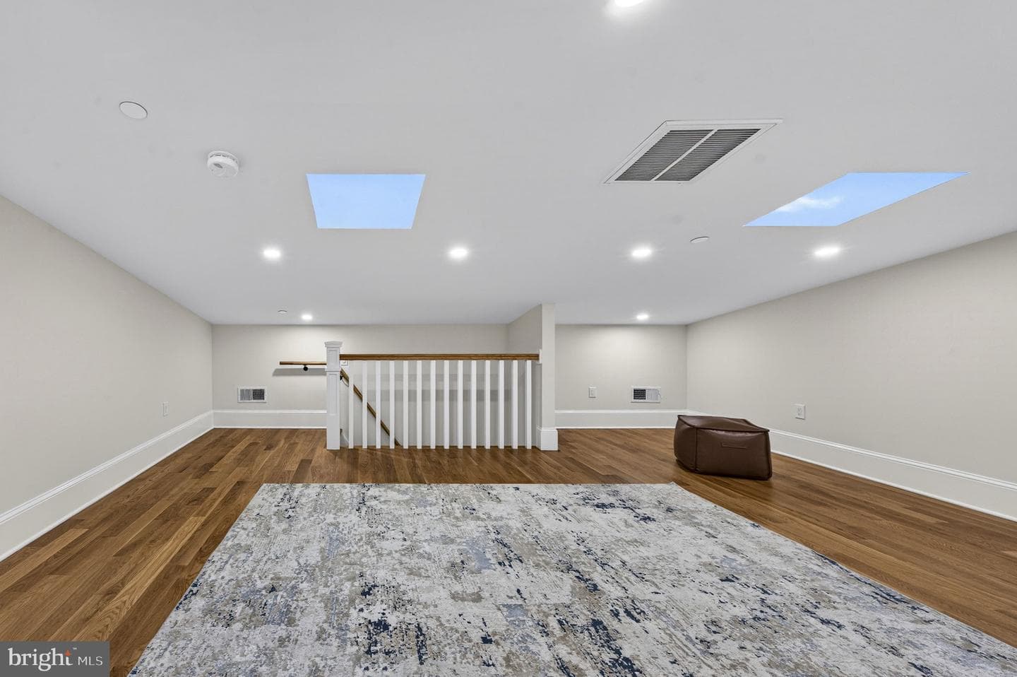 647 E Street NE photo 31