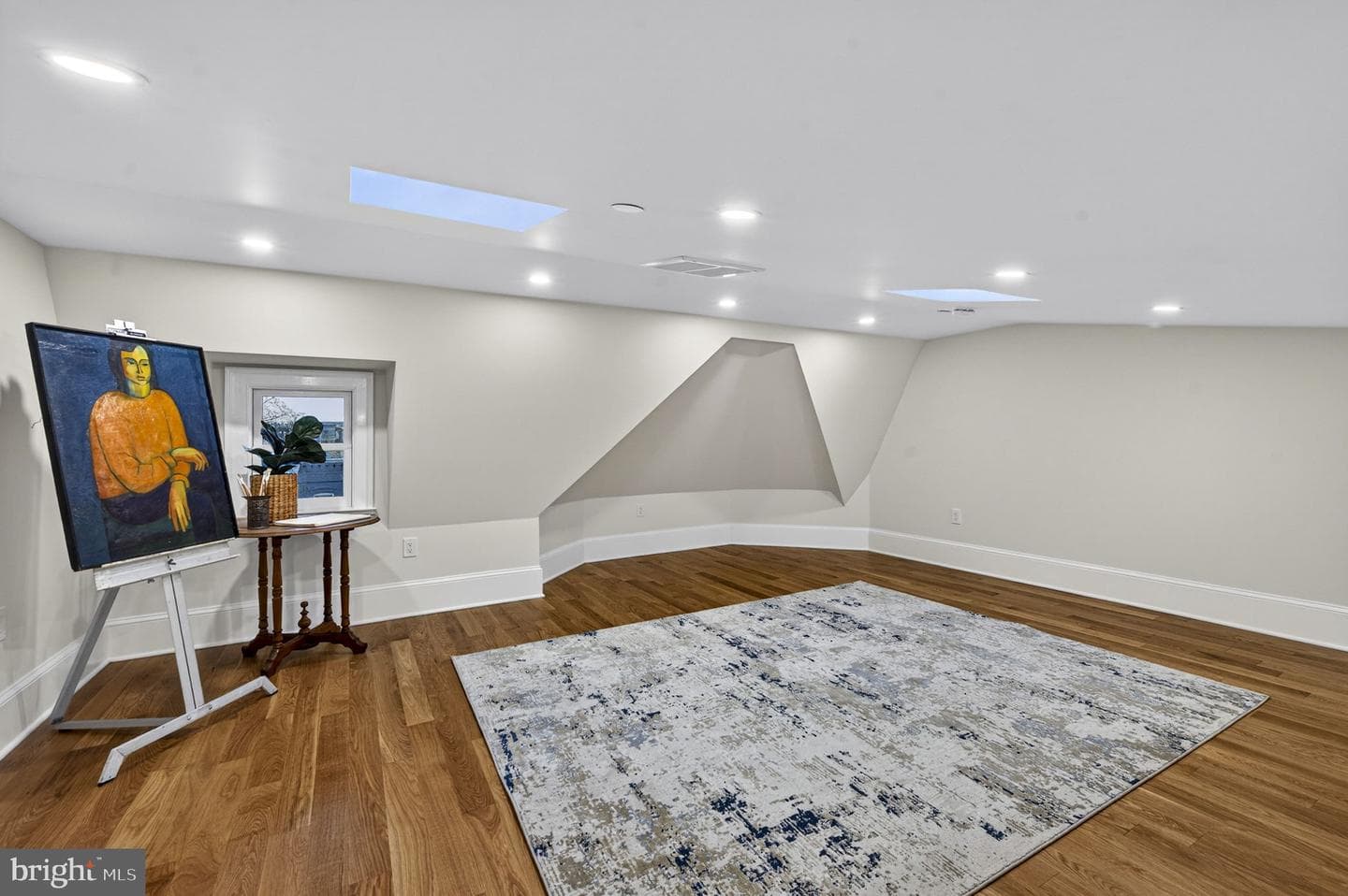647 E Street NE photo 32