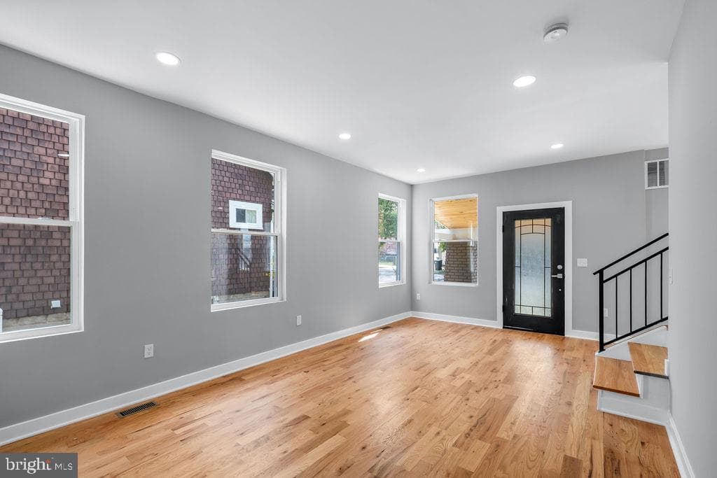 2316 Monroe Street NE photo 3