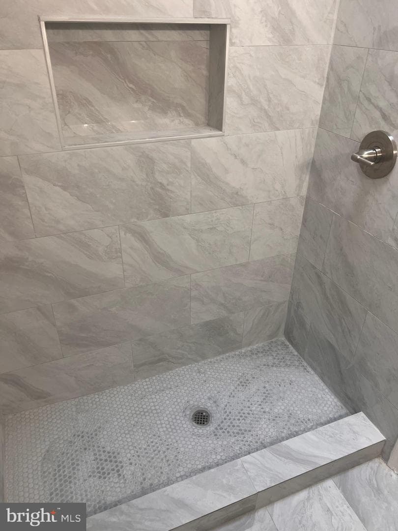 546 Hobart Place NW photo 17