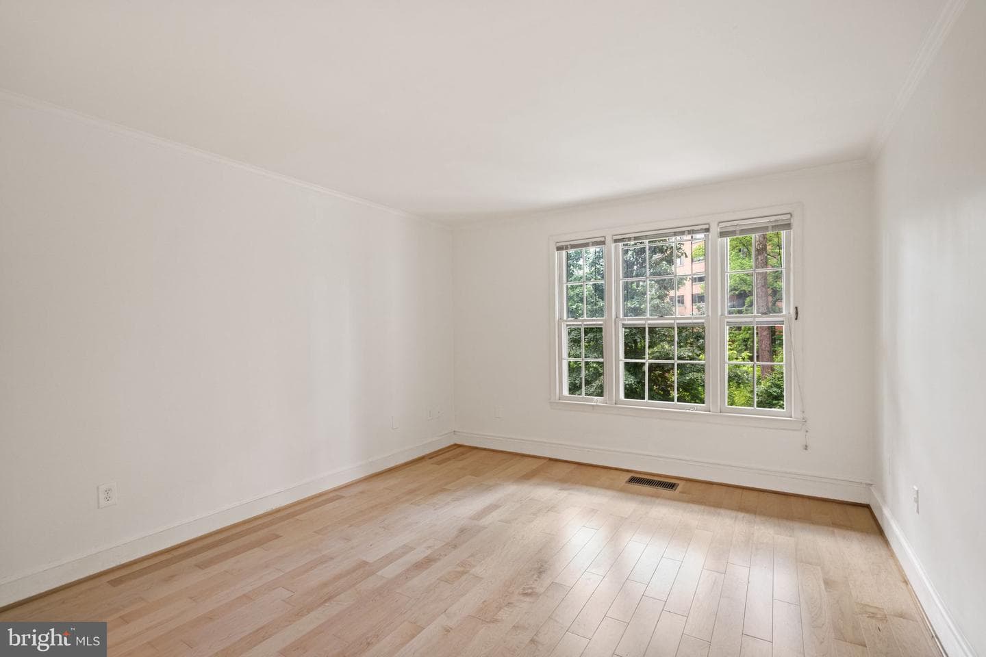 3231 Sutton Place NW #d photo 21