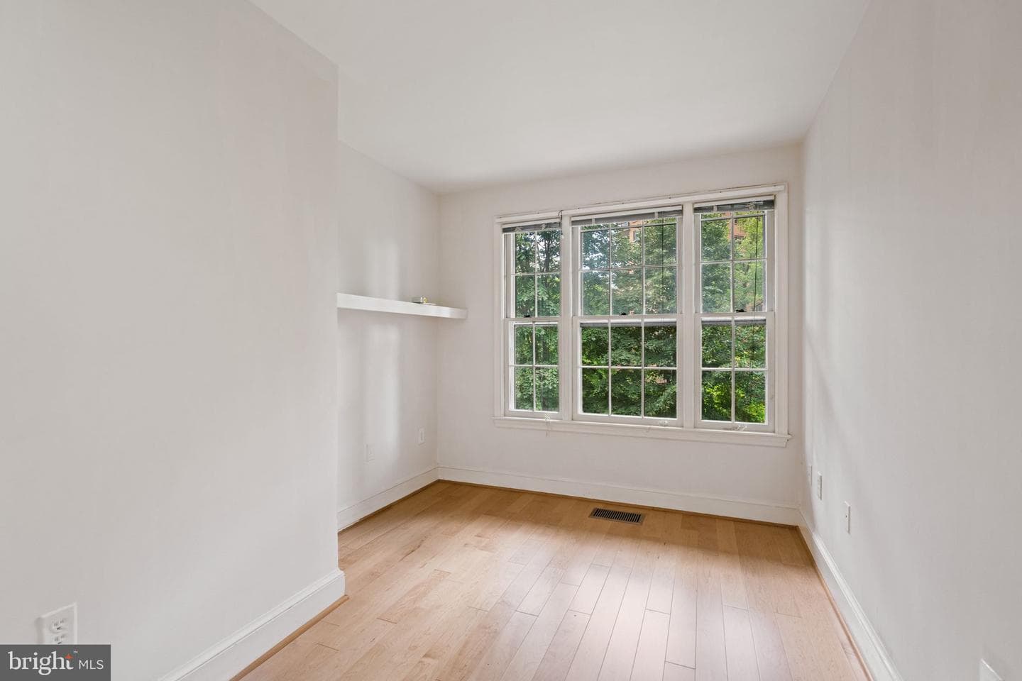 3231 Sutton Place NW #d photo 31