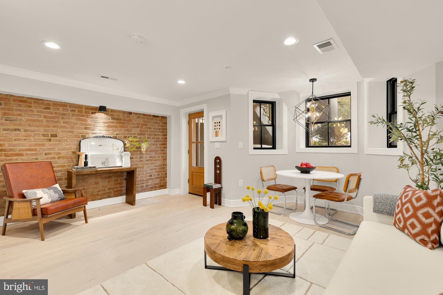 647 G Street SE #2, Washington