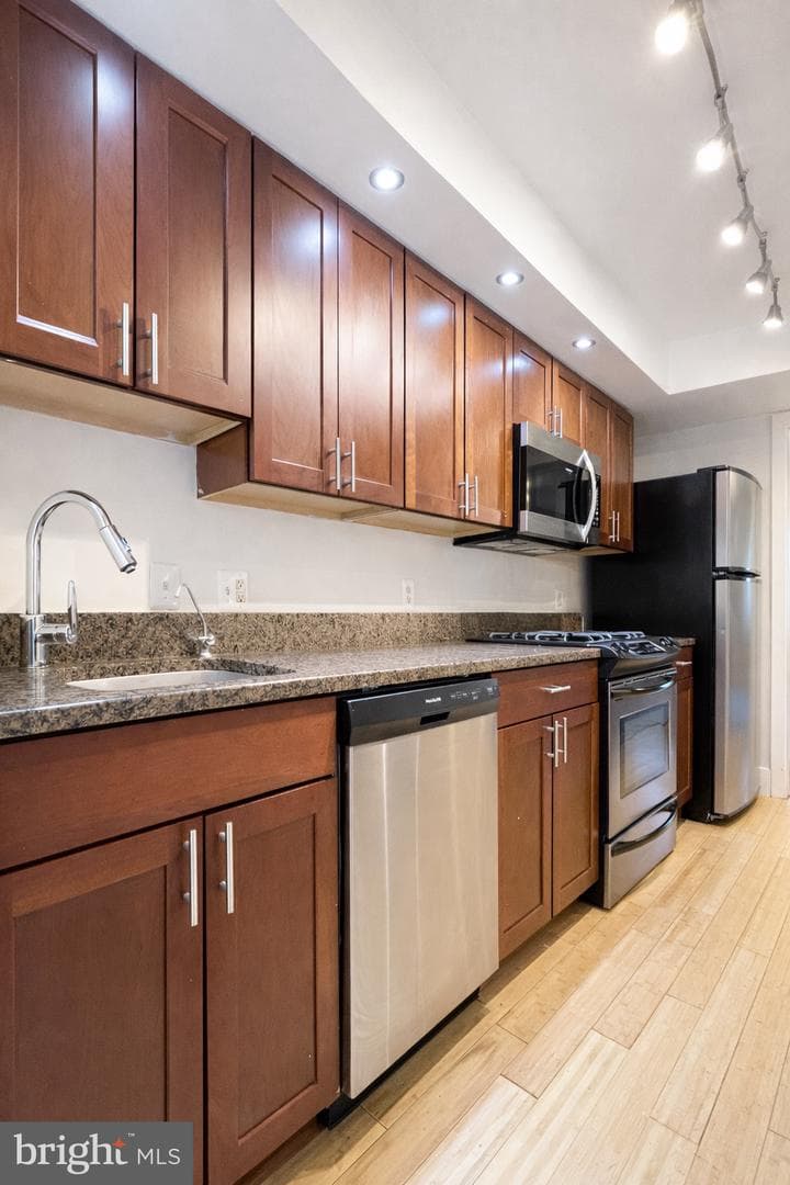 433-435 17th Street SE photo 6