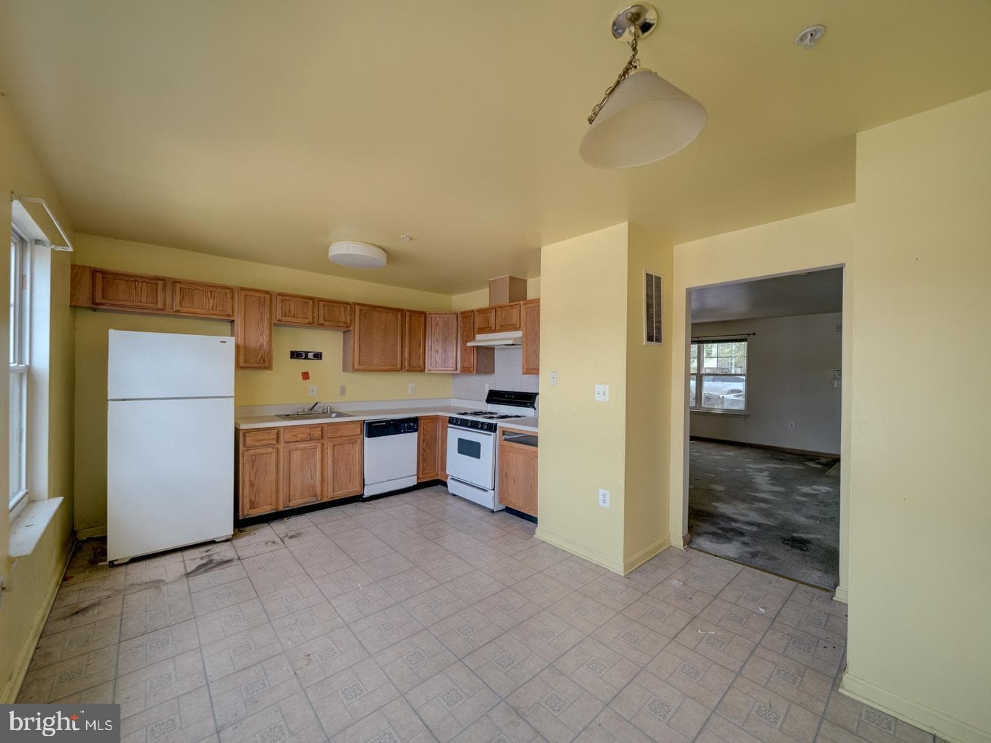 906 Blakney Lane SE photo 15