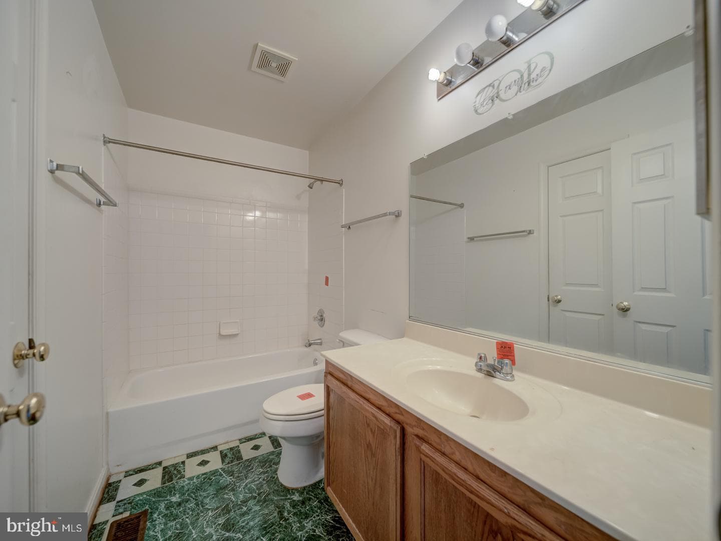 906 Blakney Lane SE photo 22