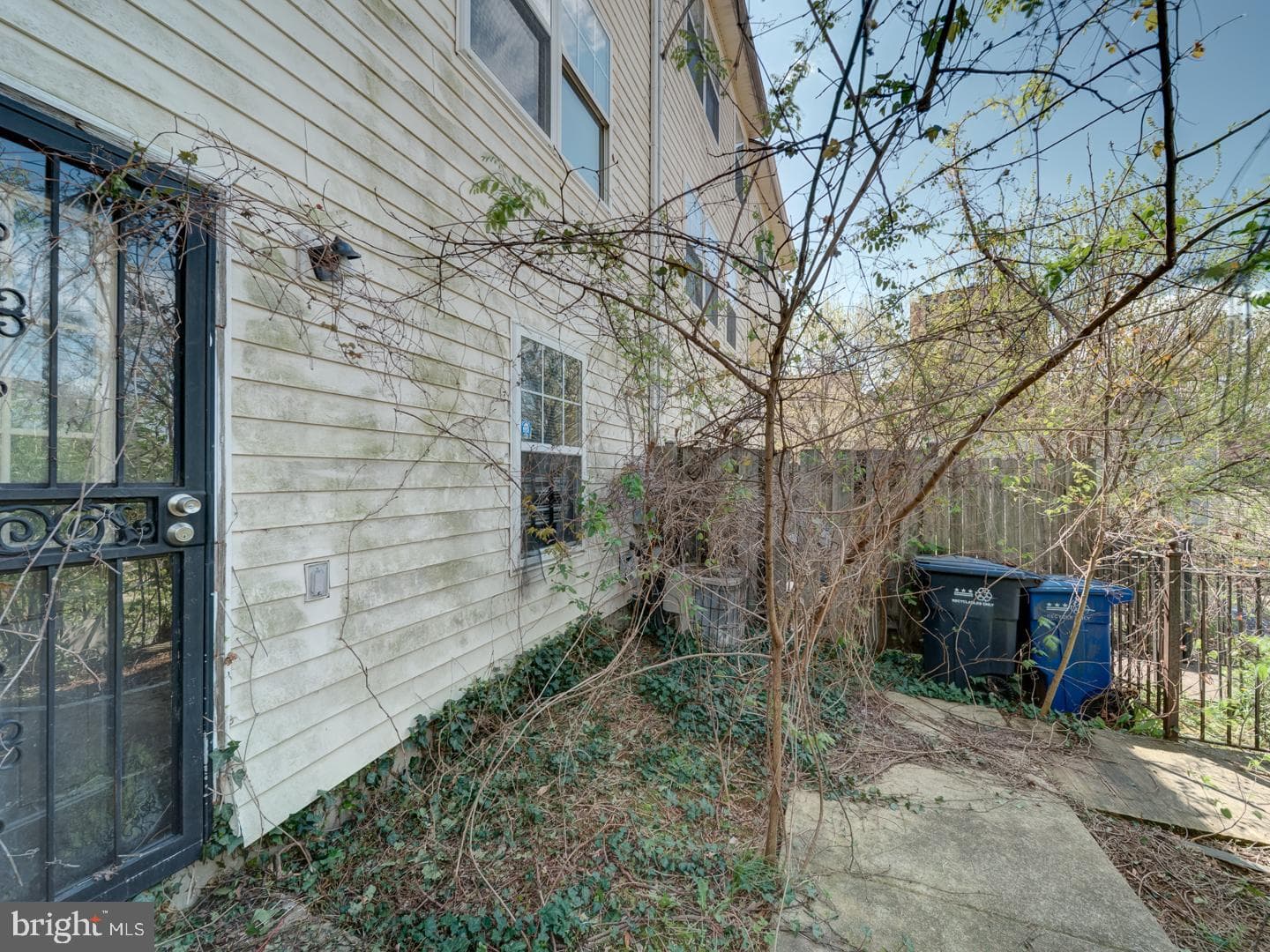 906 Blakney Lane SE photo 9