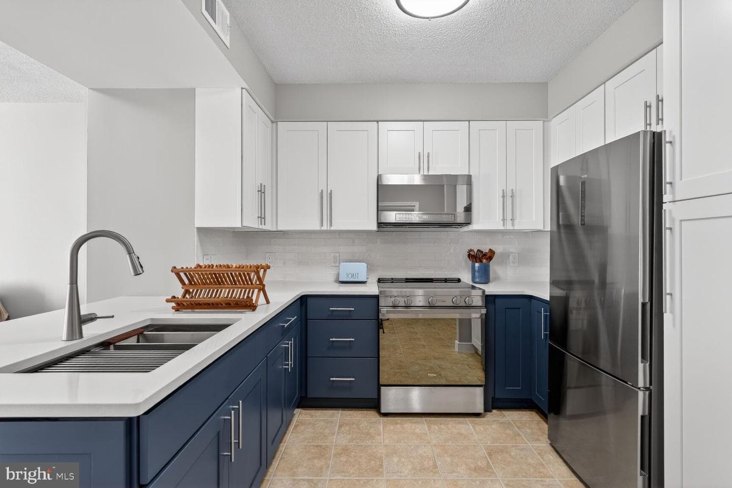 555 Massachusetts Avenue NW #406 photo 2