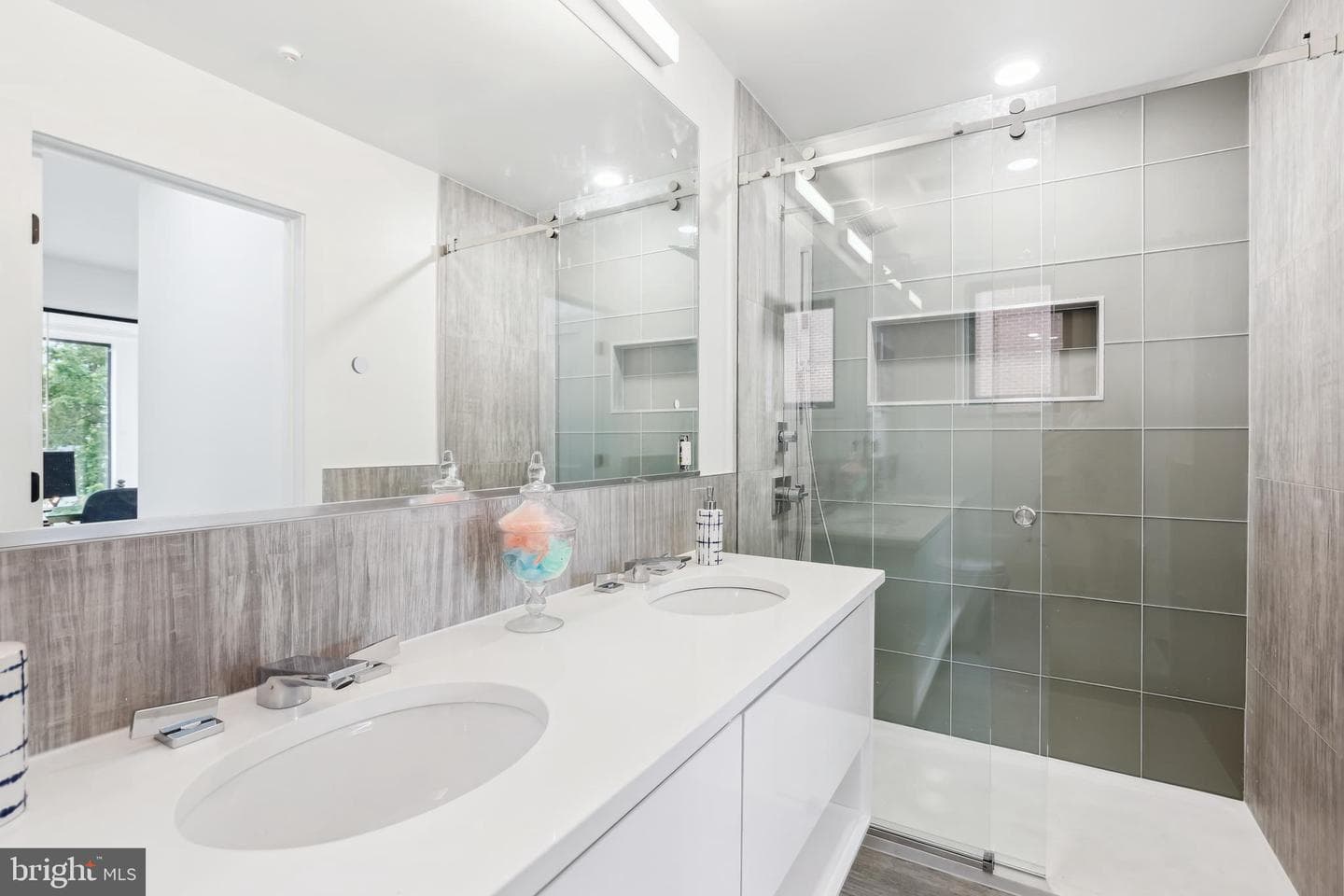 304 K Street NE #1 photo 27