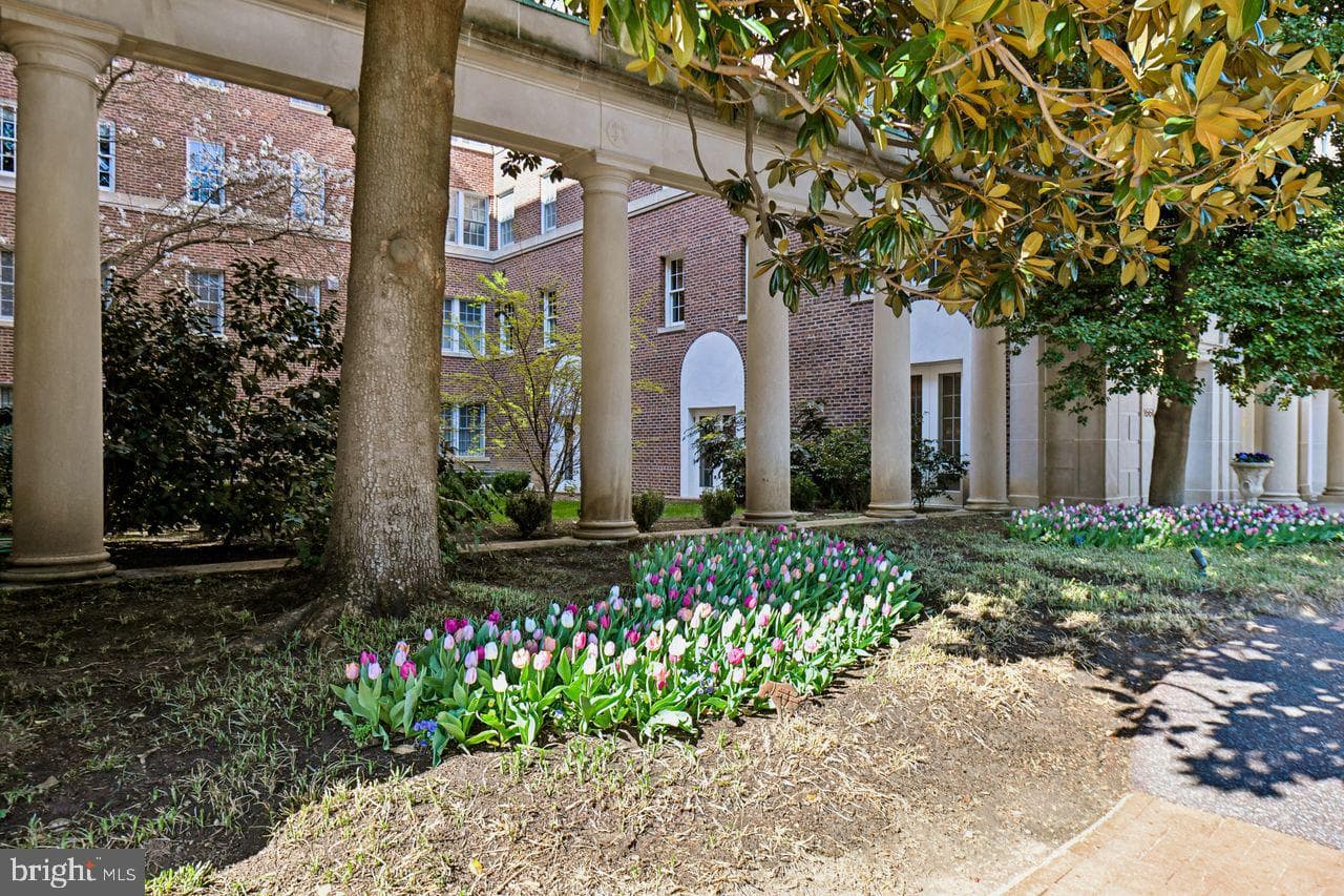 1661 Crescent Place NW #502 photo 45
