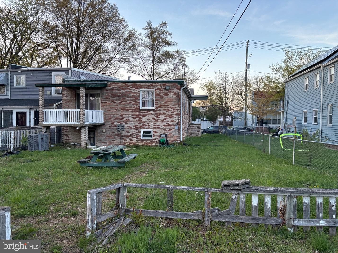 633 Raleigh Place SE photo 4