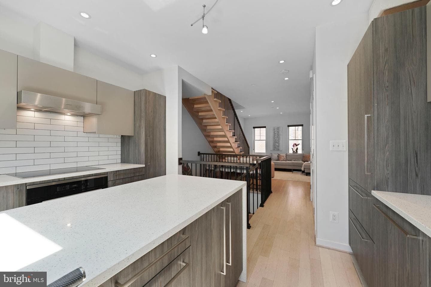 1313 Linden Court NE photo 33