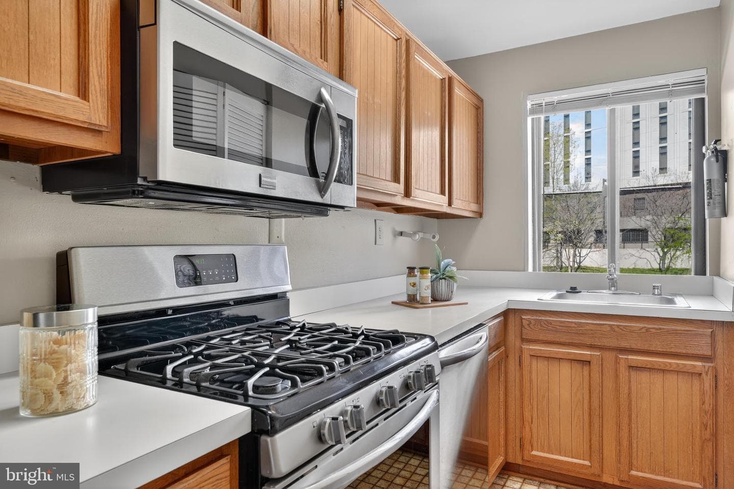 2600 Tunlaw Road NW #6 photo 13
