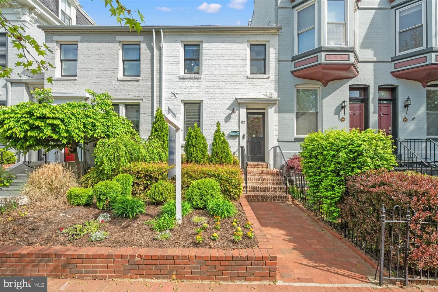 322 A Street NE photo 2