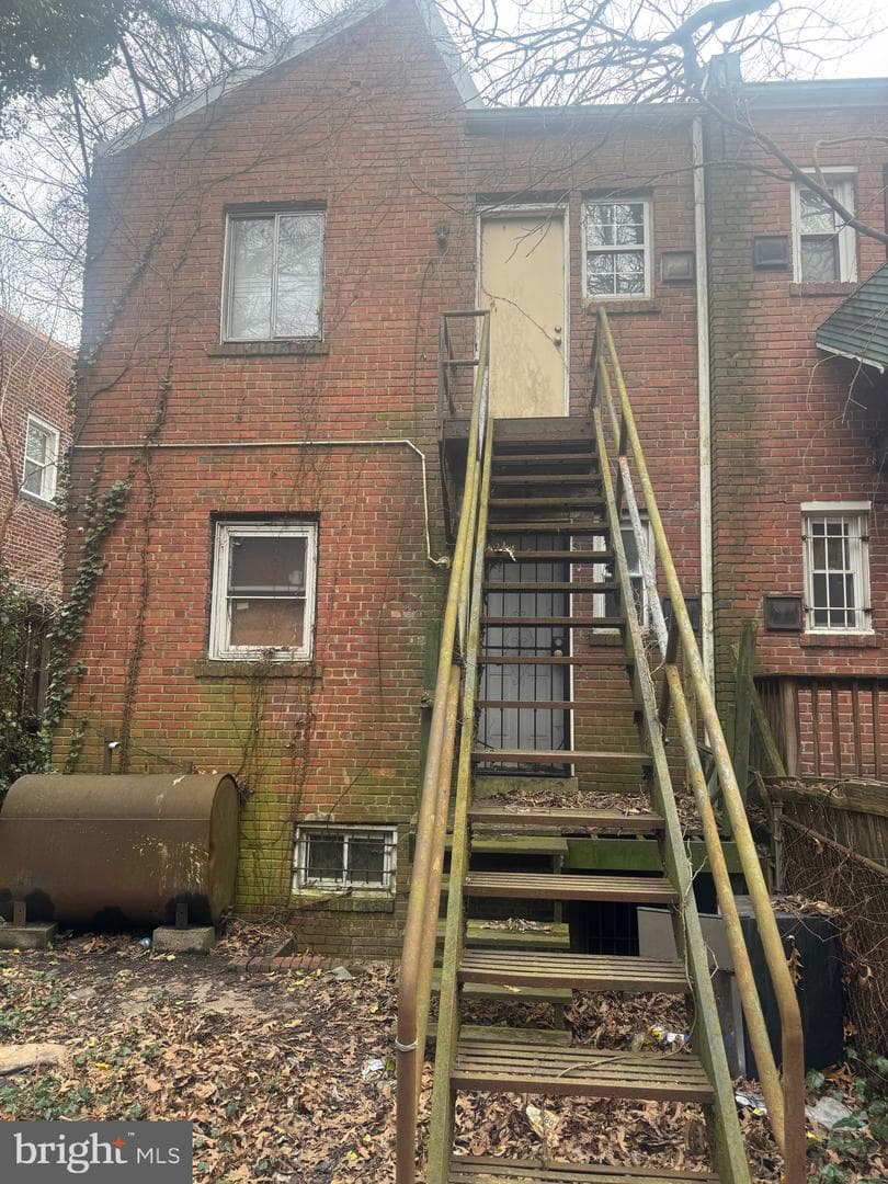 238 Malcolm X Avenue SE photo 3