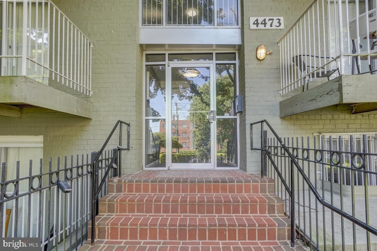 4473 B Street SE #103, Washington