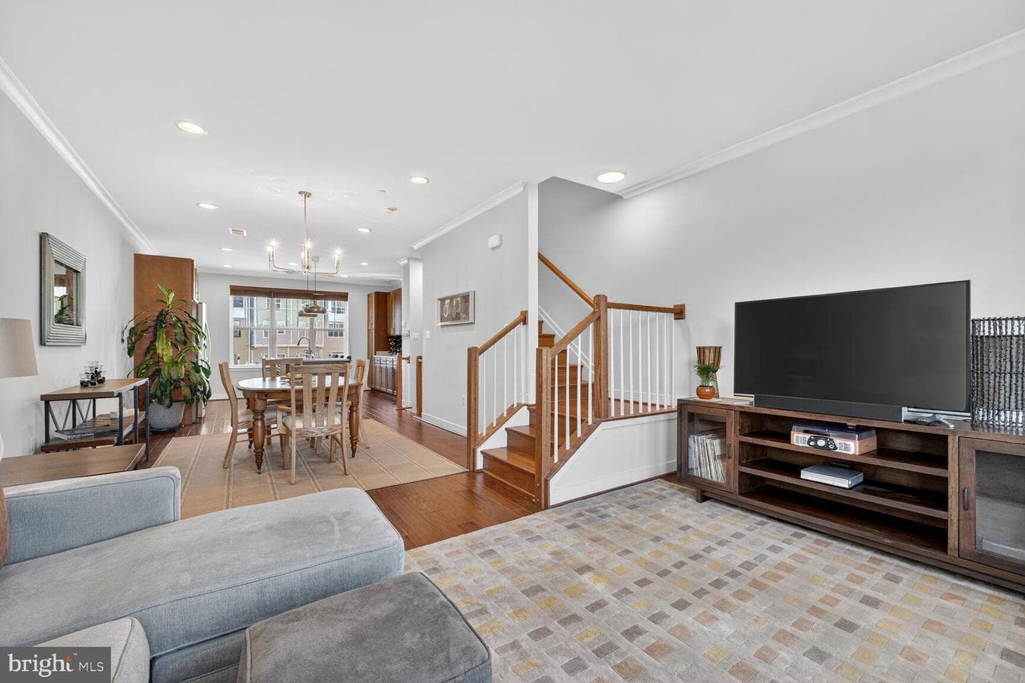 3328 7th Street NE photo 10