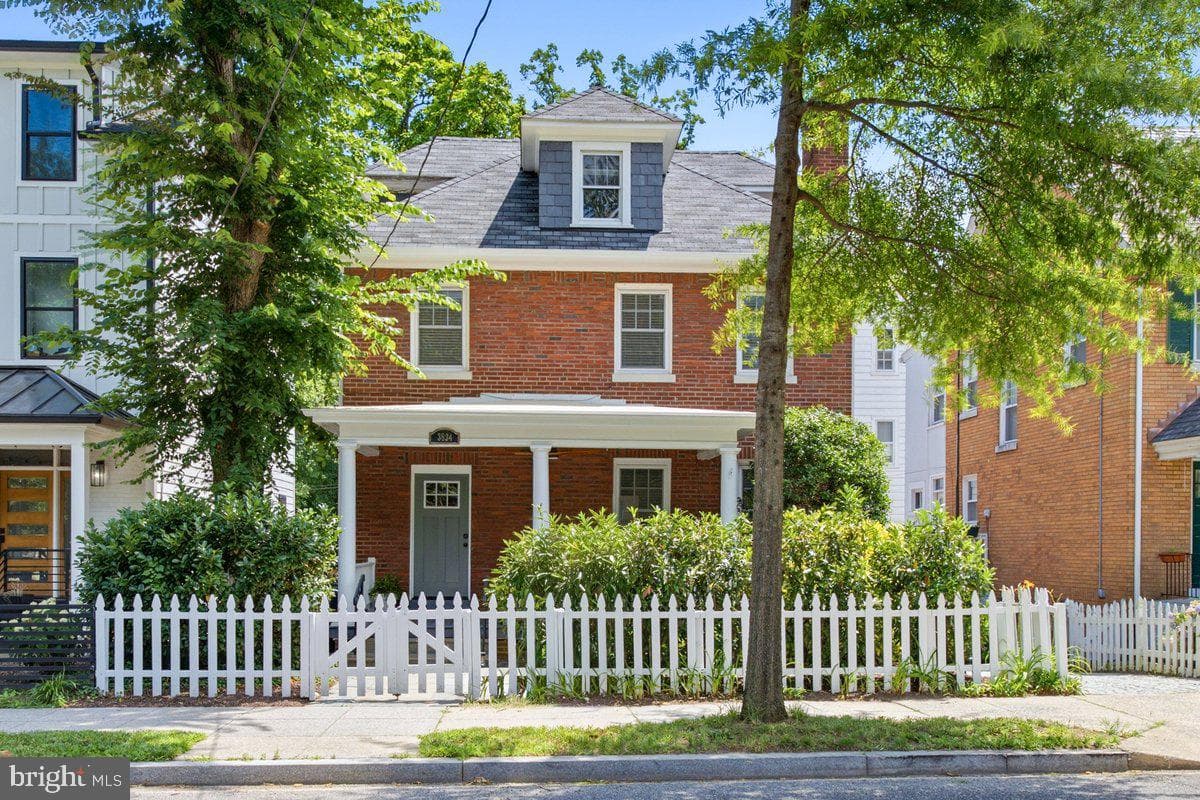 3834 Mckinley Street NW, Washington